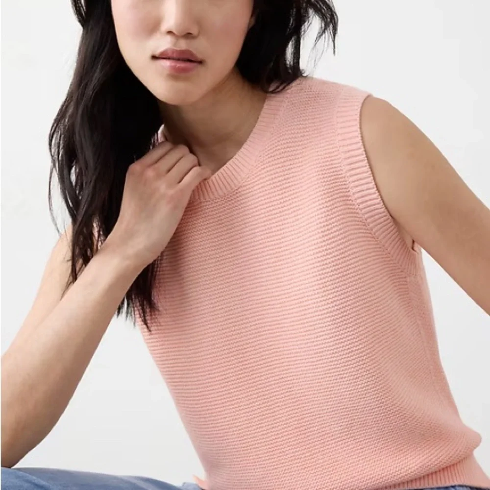 Banana Republic Factory Pink Sleeveless Sweater: Textured sweater tank NWT - Picture 2 of 8